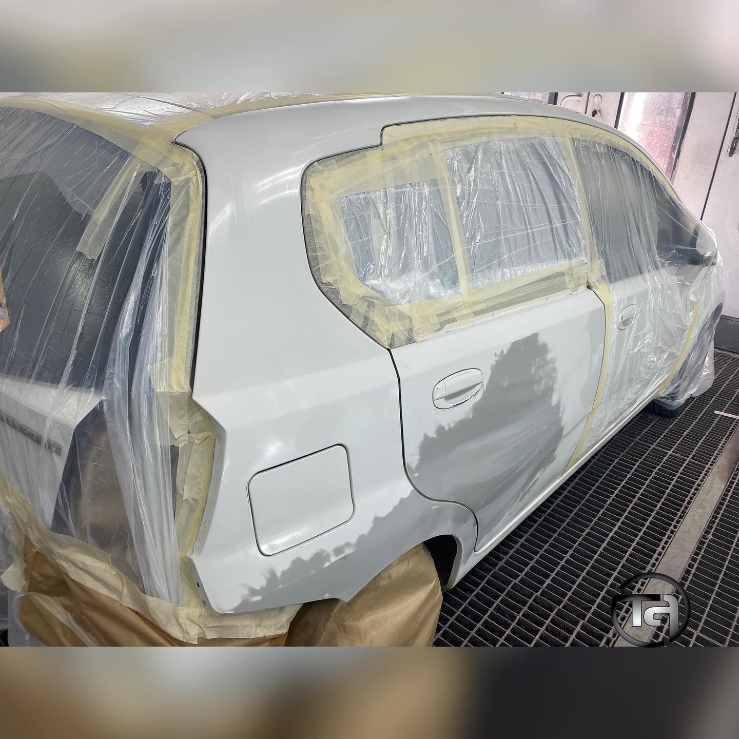 talleres axarquia, chapa y pintura, mecanica, taller concertado, compañias de seguros, coches de sustitución, mecanica, reparación del automovil, taller en velez malaga, malaga, axarquia, trabajos en bancada, reparacion, llantas, pintado de llantas, maquina de ozono,  Pintura Completa, 