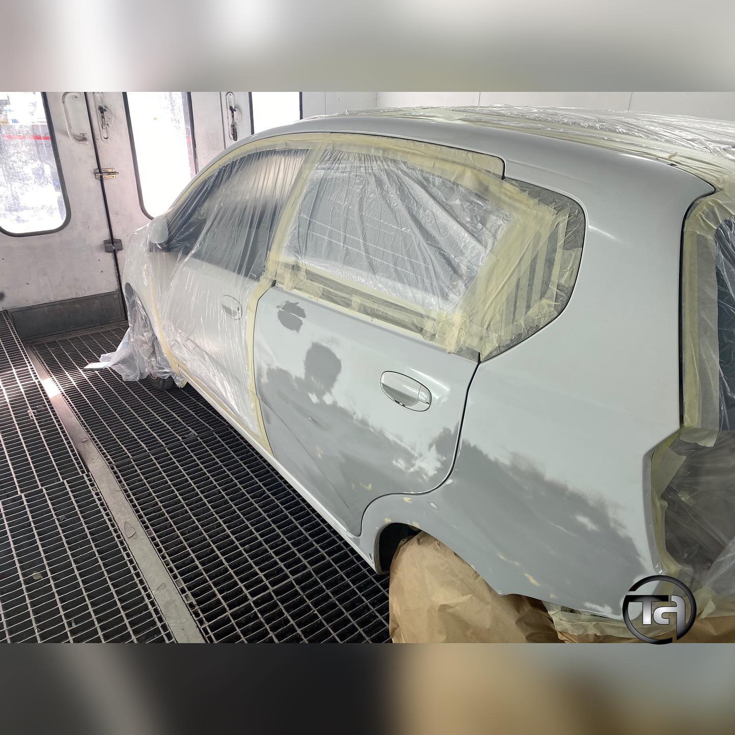 Reparaciób y pintura Chevrolet Aveo blanco bicapa talleres axarquia, chapa y pintura, mecanica, taller concertado, compañias de seguros, coches de sustitución, mecanica, reparación del automovil, taller en velez malaga, malaga, axarquia, trabajos en bancada, reparacion, llantas, pintado de llantas, maquina de ozono, Pintura Completa,