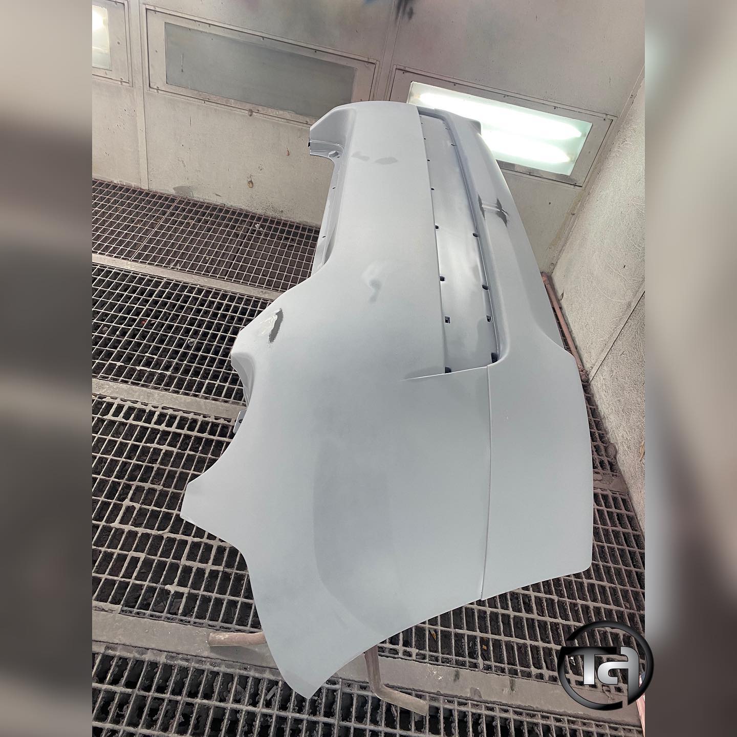 talleres axarquia, chapa y pintura, mecanica, taller concertado, compañias de seguros, coches de sustitución, mecanica, reparación del automovil, taller en velez malaga, malaga, axarquia, trabajos en bancada, reparacion, llantas, pintado de llantas, maquina de ozono,  Pintura Completa, 