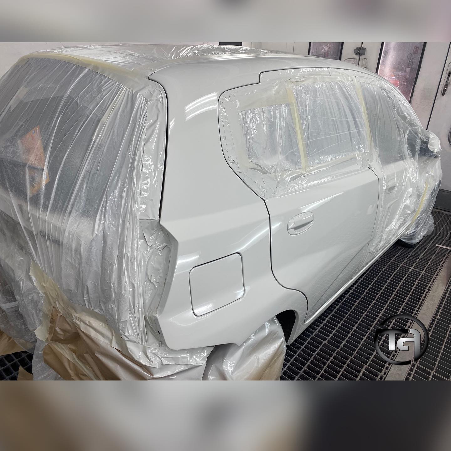 talleres axarquia, chapa y pintura, mecanica, taller concertado, compañias de seguros, coches de sustitución, mecanica, reparación del automovil, taller en velez malaga, malaga, axarquia, trabajos en bancada, reparacion, llantas, pintado de llantas, maquina de ozono,  Pintura Completa, 