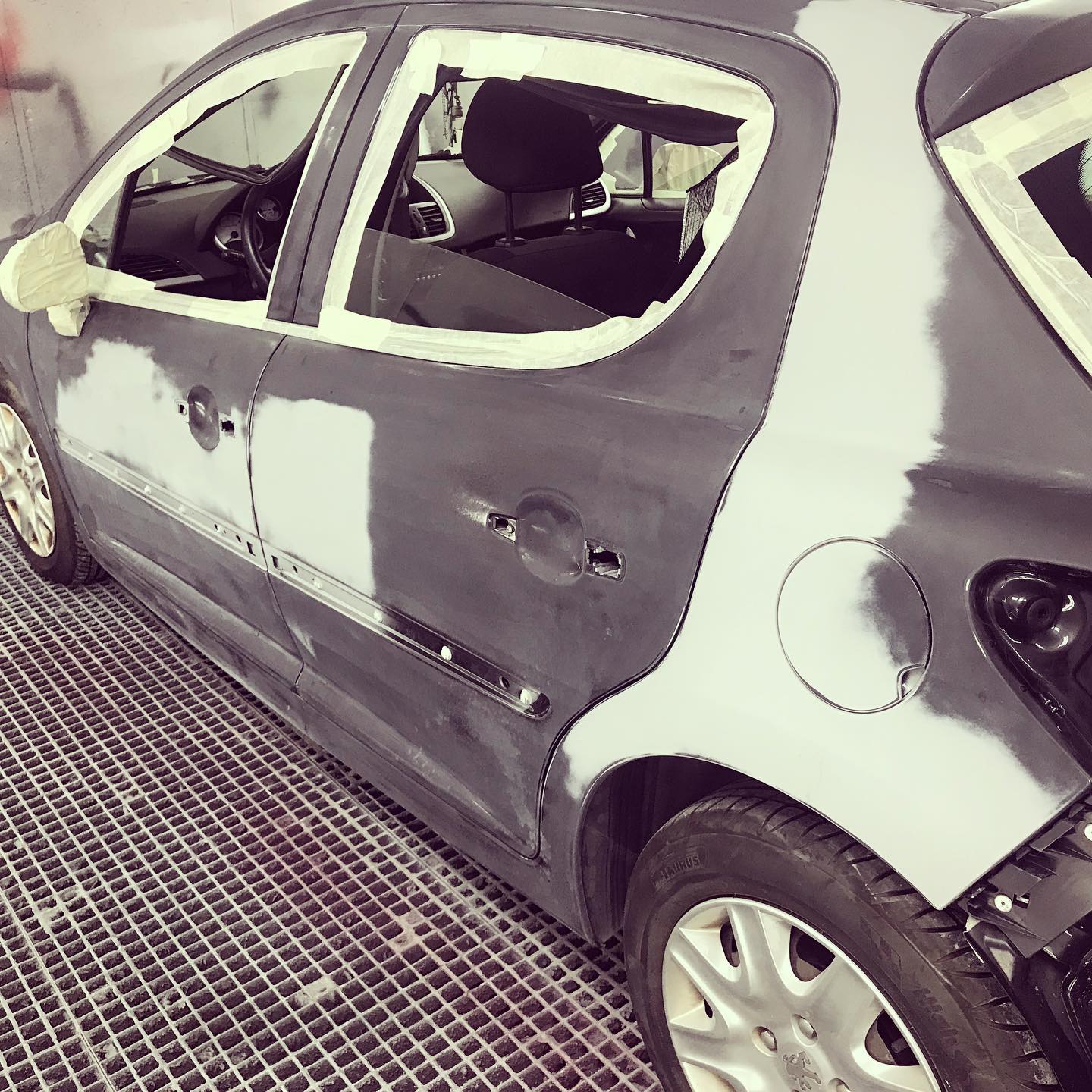 talleresaxarquia, chapa y pintura, mecanica, velez malaga, compañias de seguros, siniestros, pintado de coches, reparacion de plasticos, taller, taller concertado, reparacion de vehiculos, 