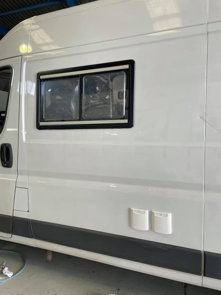 Trabajo Fiat Ducato, para Diyo Homologaciones talleres axarquia, chapa y pintura, mecanica, taller concertado, compañias de seguros, coches de sustitución, mecanica, reparación del automovil, taller en velez malaga, malaga, axarquia, trabajos en bancada, reparacion, llantas, pintado de llantas, maquina de ozono, Pintura Completa, Diyo Homologaciones,