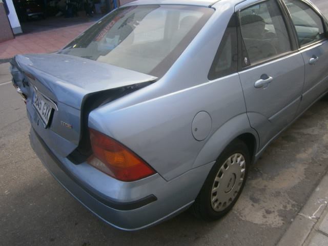 Reparación Ford Focus en Talleres Axarquía. ford focus verde, talleres axarquia, reparacion automovil, chapa y pintura, reparacion, taller concertado, taller cha y pintura, velez malaga,
